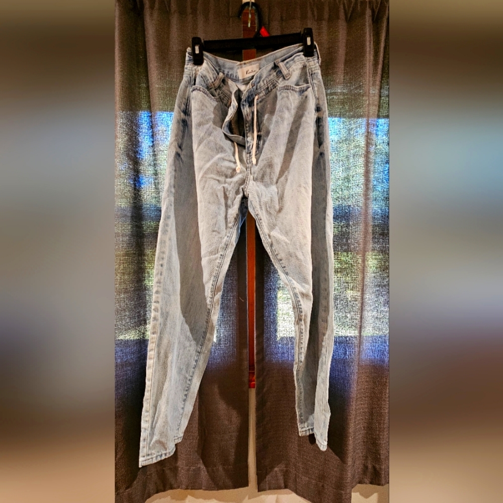 KanCan jeans, drawstring.